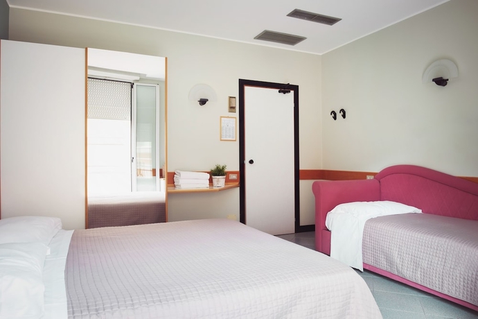 Imagen de la habitación del Hotel Junior, Rimini. Foto 2