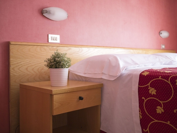 Imagen de la habitación del Hotel Junior, Rimini. Foto 3