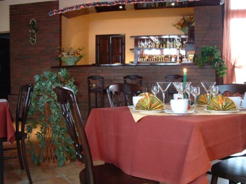 Imagen del bar/restaurante del Hotel Junior, Zamość. Foto 2