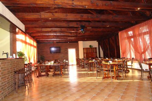 Imagen del bar/restaurante del Hotel Junior, Zamość. Foto 3