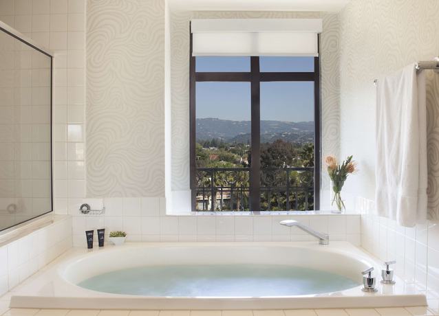 Imagen de la habitación del Hotel Juniper Cupertino, Curio Collection By Hilton. Foto 10