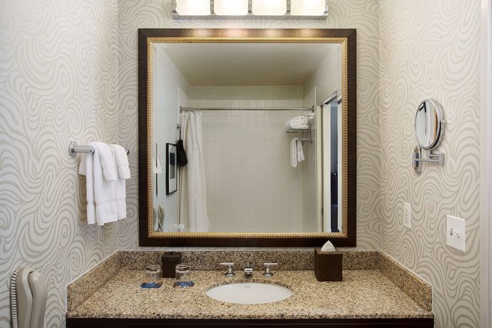 Imagen de la habitación del Hotel Juniper Cupertino, Curio Collection By Hilton. Foto 15