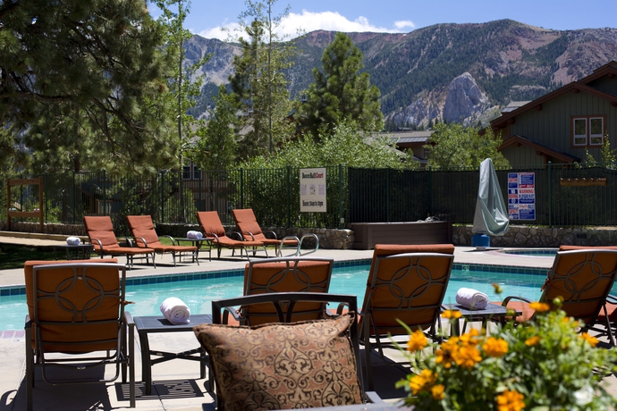Imagen de la piscina del Hotel Juniper Springs Resort. Foto 16