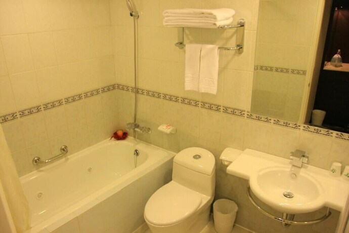 Imagen de la habitación del Hotel Junli. Foto 25