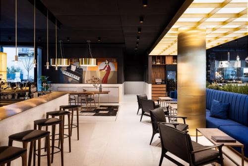 Imagen del bar/restaurante del Hotel Juno Sofia, a Member of Design Hotels. Foto 2