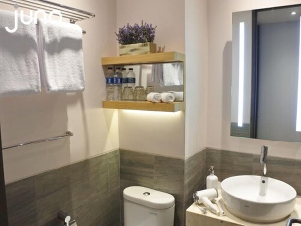 Imagen de la habitación del Hotel Juno Tanah Abang Jakarta. Foto 12