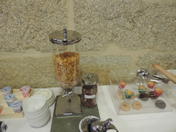 Imagen del bar/restaurante del Hotel Junquera. Foto 2