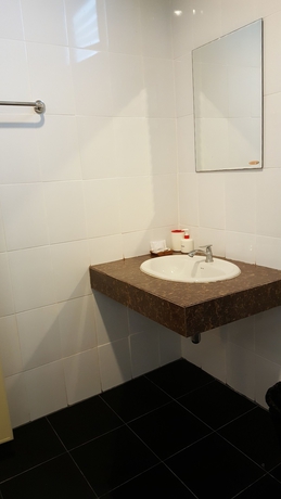 Imagen de la habitación del Hotel Juntima Place At Amphawa. Foto 5
