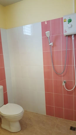Imagen de la habitación del Hotel Juntima Place At Amphawa. Foto 6
