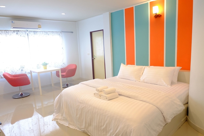 Imagen de la habitación del Hotel Juntima Place At Amphawa. Foto 9