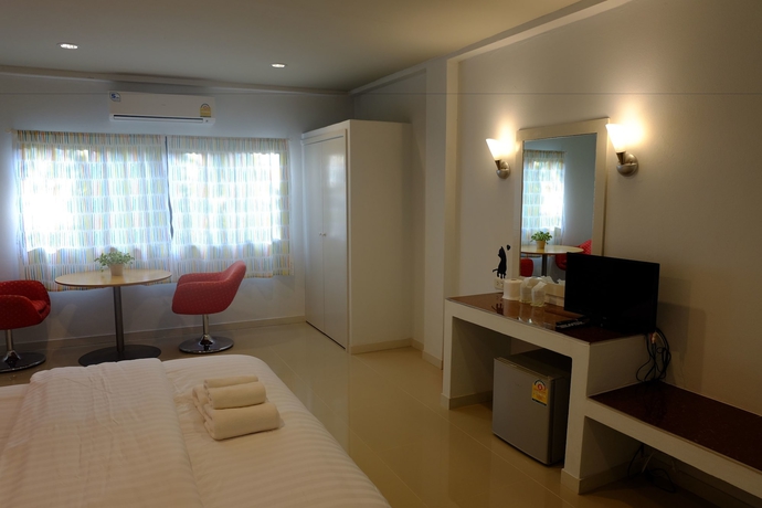 Imagen de la habitación del Hotel Juntima Place At Amphawa. Foto 10