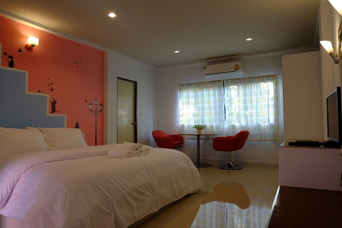 Imagen de la habitación del Hotel Juntima Place At Amphawa. Foto 12