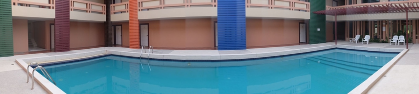 Imagen de la piscina del Hotel Juntima Place At Amphawa. Foto 16
