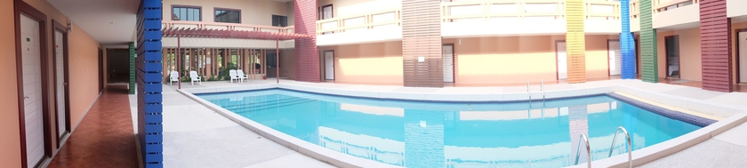 Imagen de la piscina del Hotel Juntima Place At Amphawa. Foto 18