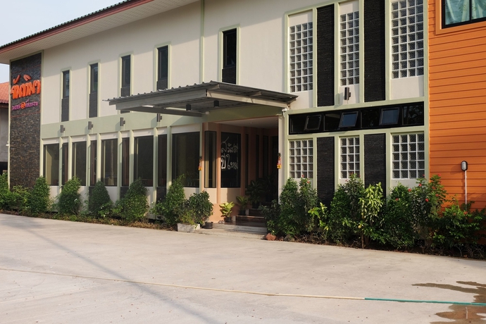 Imagen general del Hotel Juntima Place At Amphawa. Foto 4