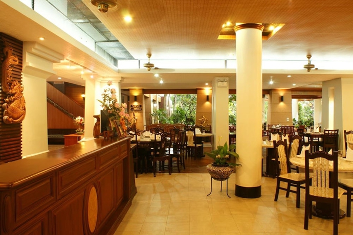 Imagen de los interiores del Hotel Juntra Resort and. Foto 18