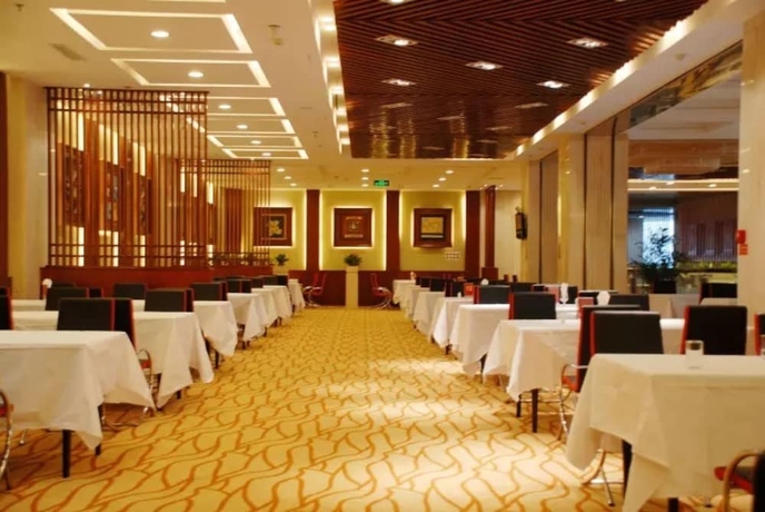 Imagen del bar/restaurante del Hotel Junyu Grand. Foto 3