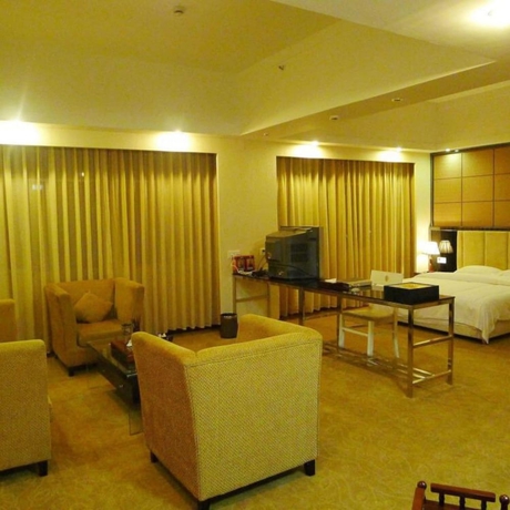 Imagen de la habitación del Hotel Junyue. Foto 15