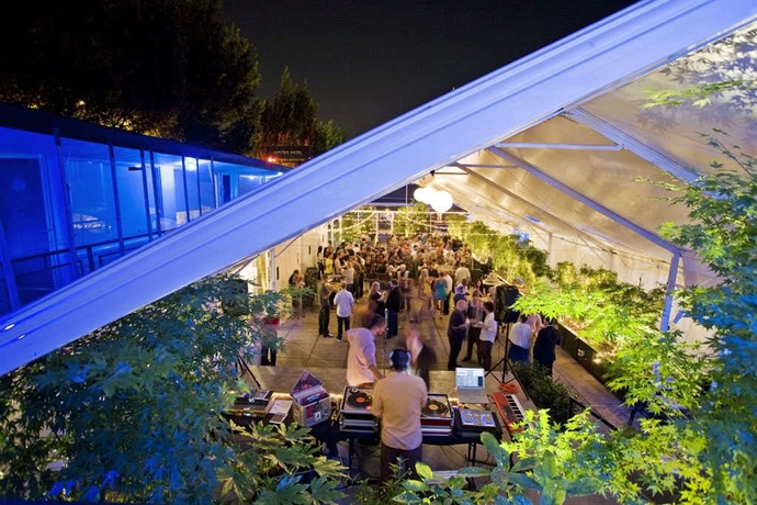 Imagen de los exteriores del Hotel Jupiter. Foto 7