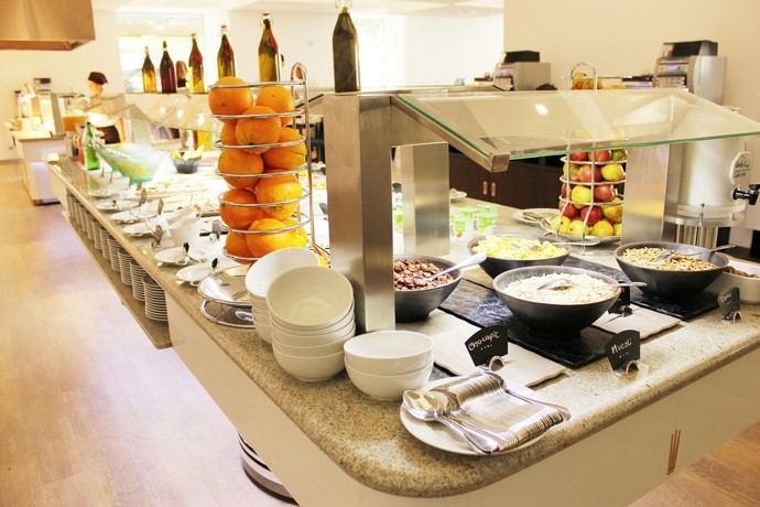 Imagen del bar/restaurante del Hotel Jupiter Lisboa &ndash; Rooftop and Spa. Foto 6