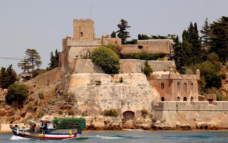 Imagen de los exteriores del Hotel Jupiter Marina - Couples and Spa. Foto 6