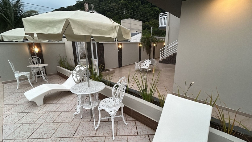 Imagen de la piscina del Hotel Juquehy Studios. Foto 16