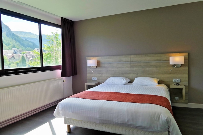 Imagen de la habitación del Hotel Jura. Foto 14