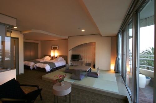 Imagen de la habitación del Hotel Juraku. Foto 7
