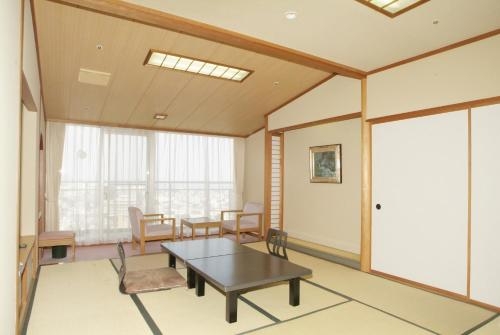 Imagen de la habitación del Hotel Juraku. Foto 10