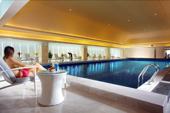 Imagen de la piscina del Hotel Jurong Yukun New Century Jiangsu. Foto 17