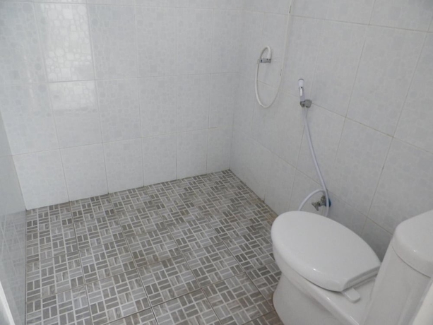Imagen de la habitación del Hotel Just Inn Semarang. Foto 15