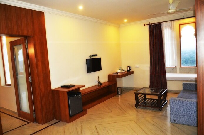 Imagen de la habitación del Hotel Justa Brij Bhoomi Nathdwara. Foto 25