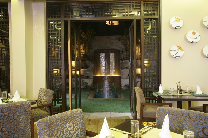 Imagen del bar/restaurante del Hotel Justa Gurgaon. Foto 2