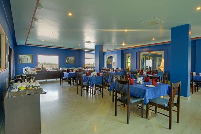 Imagen del bar/restaurante del Hotel Justa Lake Nahargarh Palace. Foto 17