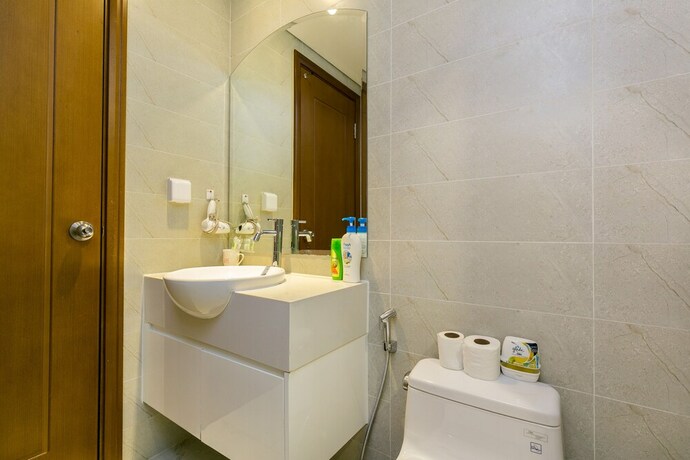 Imagen de la habitación del Hotel Justay Tresor Bach Dang River. Foto 17