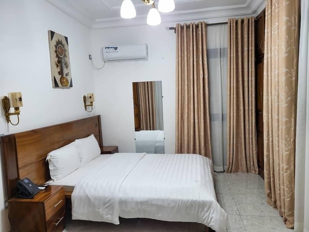 Imagen de la habitación del Hotel Justina Guest House. Foto 11