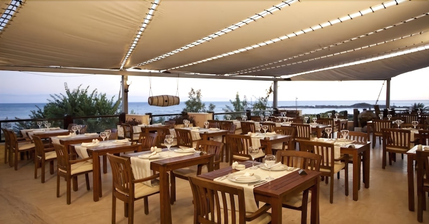Imagen del bar/restaurante del Hotel Justiniano Club Park Conti &ndash; All Inclusive. Foto 3