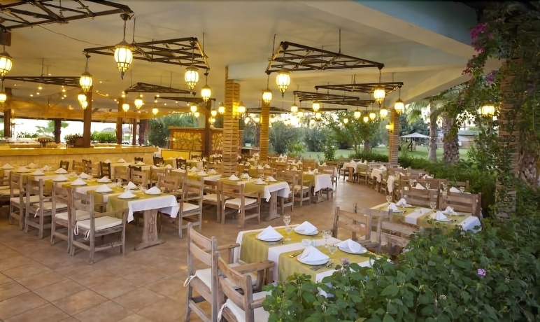 Imagen del bar/restaurante del Hotel Justiniano Club Park Conti &ndash; All Inclusive. Foto 5
