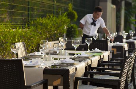 Imagen del bar/restaurante del Hotel Justiniano Moonlight. Foto 2