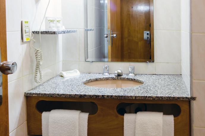 Imagen de la habitación del Hotel Jva Fenix. Foto 4