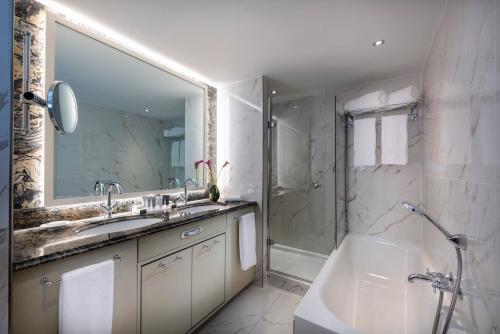 Imagen de la habitación del Hotel Jw Marriott Berlin. Foto 19