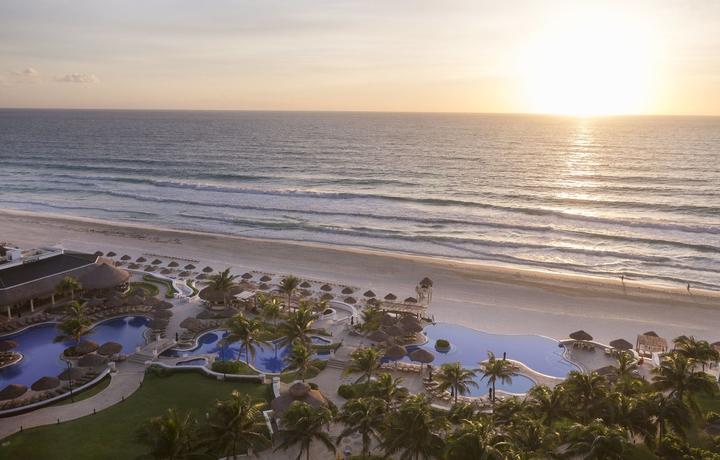 Imagen de los exteriores del Hotel Jw Marriott Cancun Resort and Spa. Foto 5