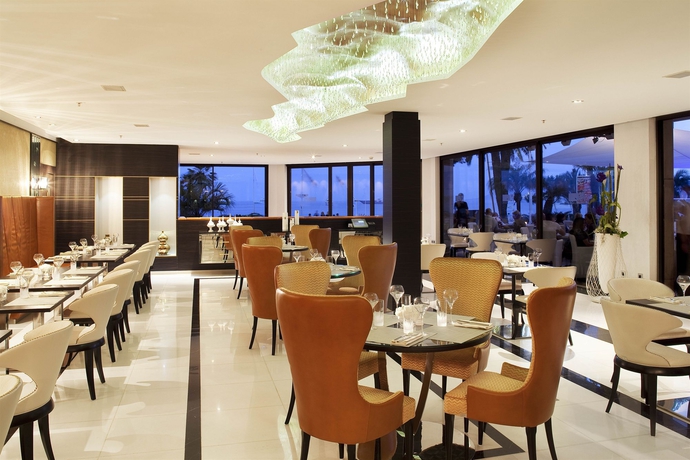 Imagen del bar/restaurante del Hotel Jw Marriott Cannes. Foto 2