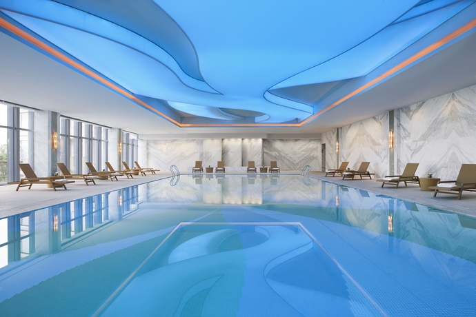 Imagen de la piscina del Hotel Jw Marriott Hangzhou. Foto 15