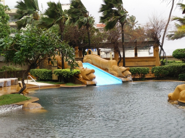 Imagen de la piscina del Hotel Jw Marriott Mumbai Juhu. Foto 14
