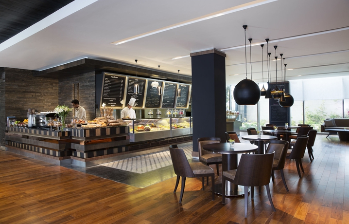 Imagen del bar/restaurante del Hotel Jw Marriott New Delhi Aerocity. Foto 3