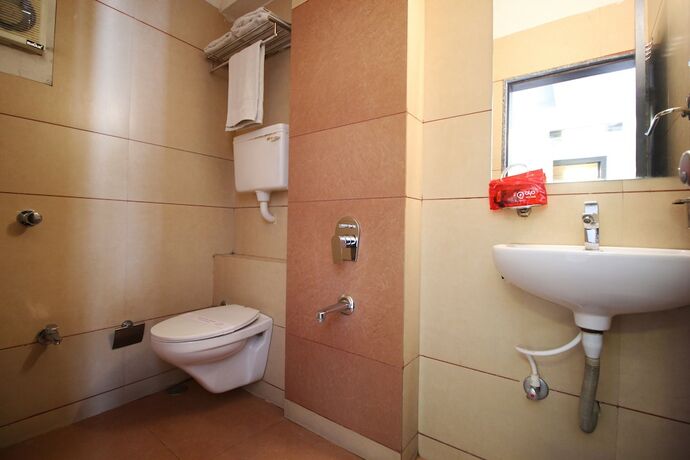 Imagen de la habitación del Hotel Jyoti, Rajkot. Foto 18