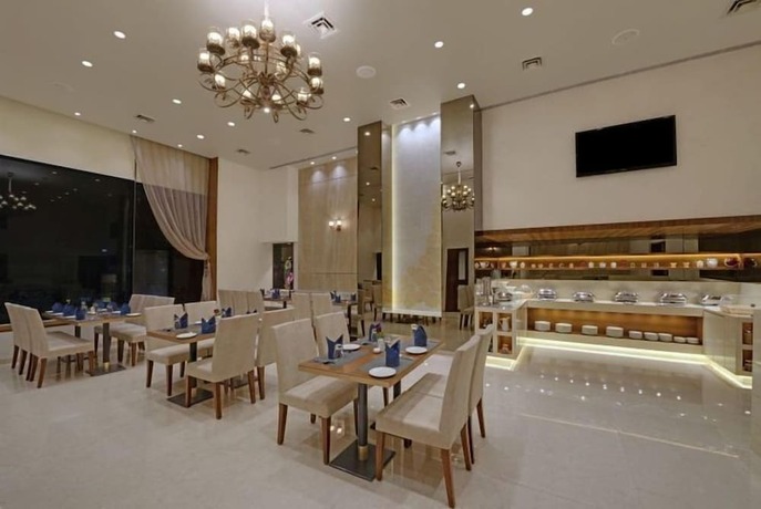 Imagen del bar/restaurante del Hotel K K Beacon. Foto 13