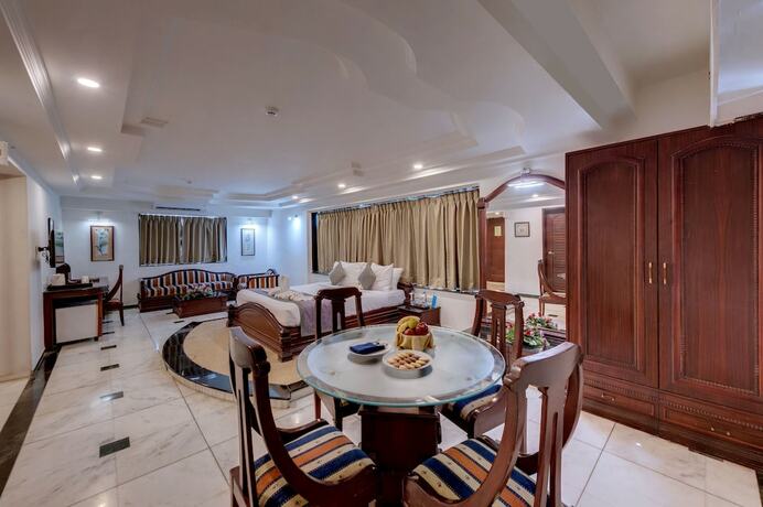 Imagen general del Hotel K K Beacon. Foto 10