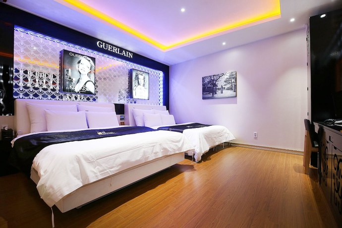 Imagen de la habitación del Hotel K Luxury. Foto 15